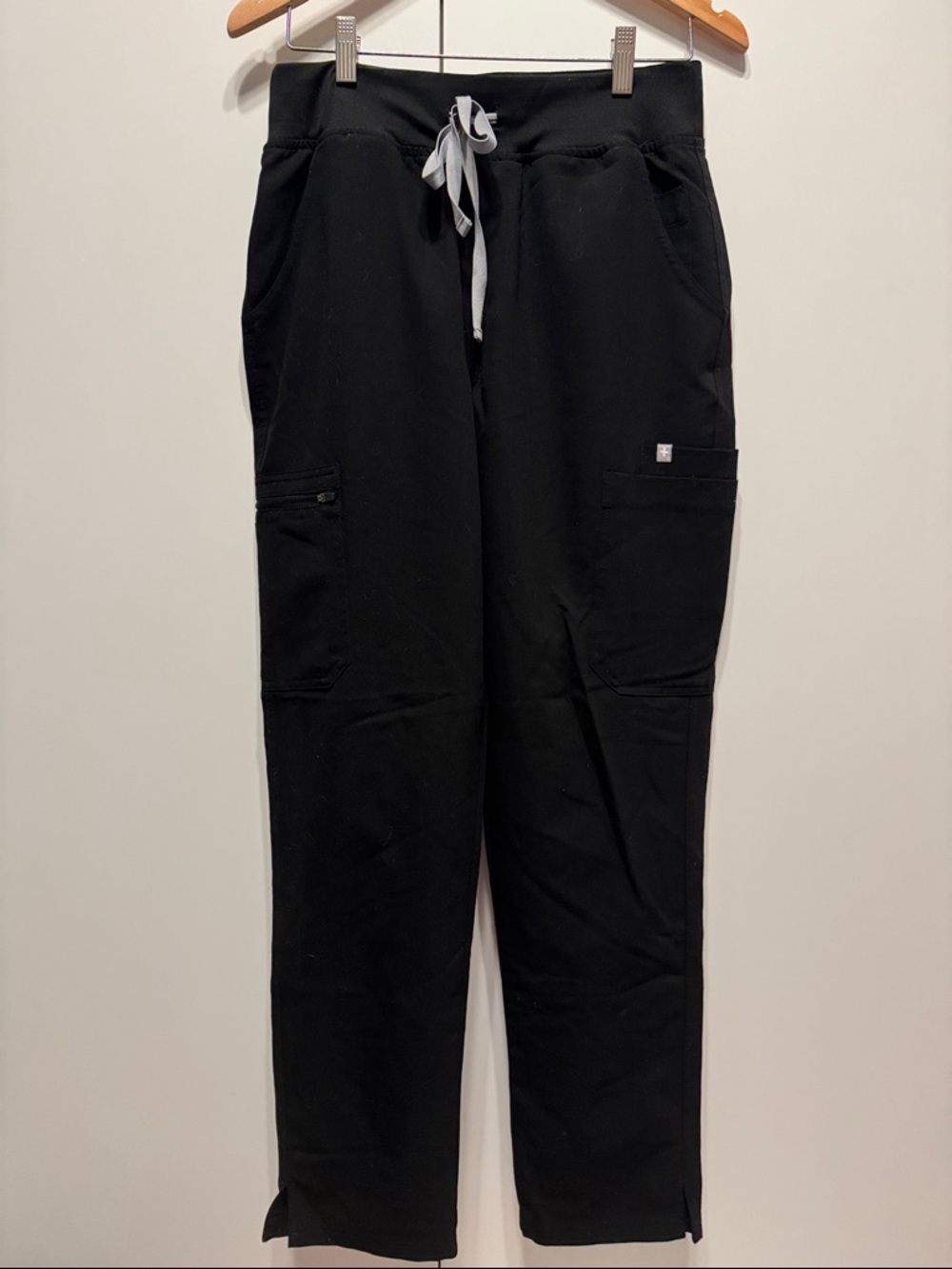 FIGS - high waist technical collection straight leg cargo scrubs - Picture 9 of 9
